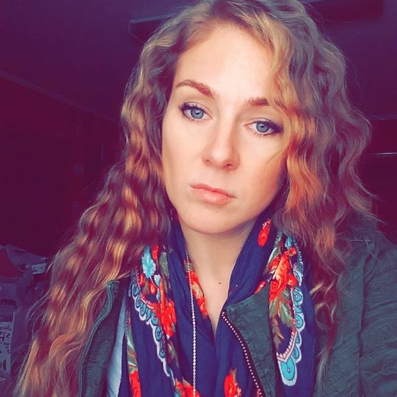 Meet your Posher, Jenny - Picture 1 of 3